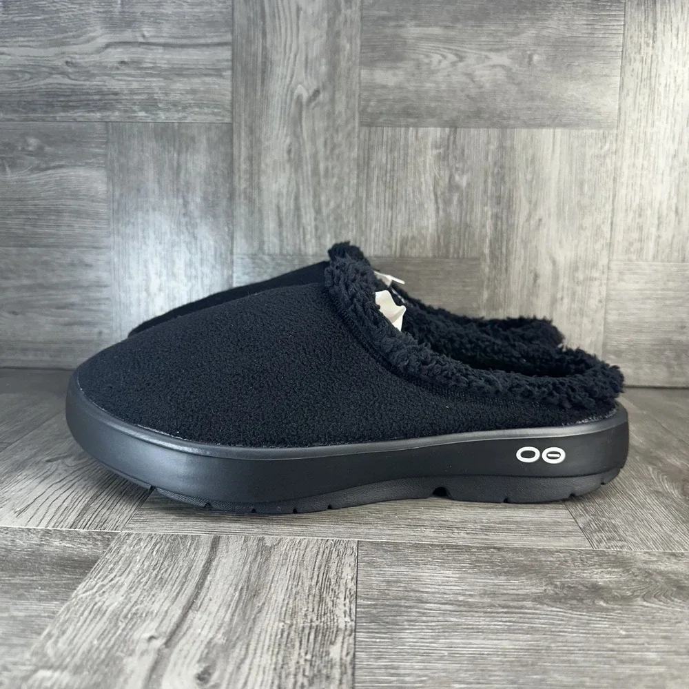 OOFOS OOmg Luxe Clog Mens 10 Black Brand New Recovery Faux Fur Slipper Comfort